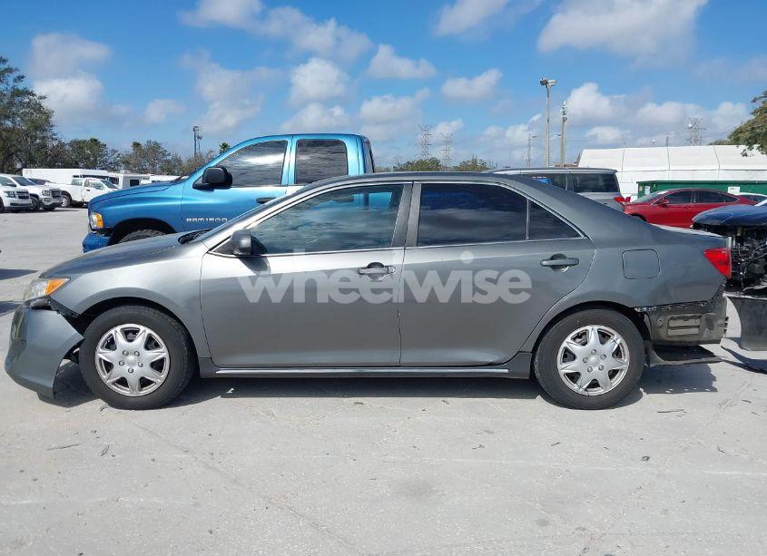 Photo 15 of 2014 Toyota Camry LE (VIN 4T1BF1FKXEU776704)