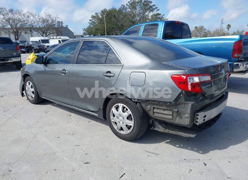 Photo 3 of 2014 Toyota Camry LE (VIN 4T1BF1FKXEU776704)