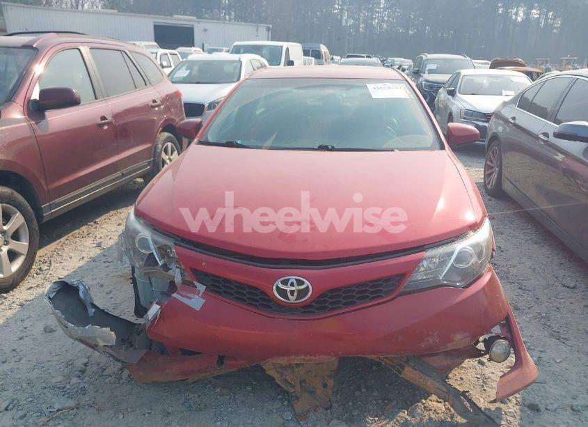 Photo 12 of 2014 Toyota Camry SE (VIN 4T1BF1FKXEU781420)