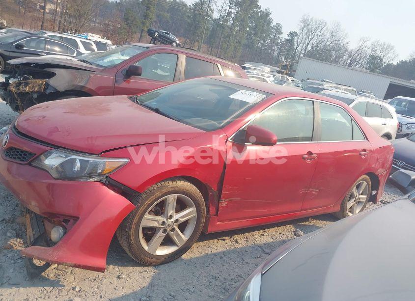 Photo 14 of 2014 Toyota Camry SE (VIN 4T1BF1FKXEU781420)