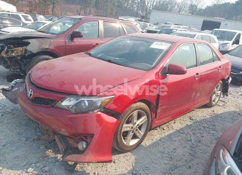 Photo 2 of 2014 Toyota Camry SE (VIN 4T1BF1FKXEU781420)
