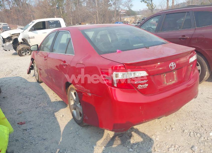 Photo 3 of 2014 Toyota Camry SE (VIN 4T1BF1FKXEU781420)