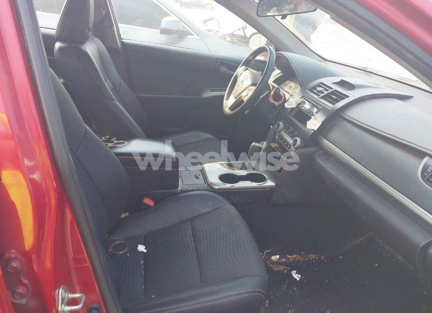 Photo 5 of 2014 Toyota Camry SE (VIN 4T1BF1FKXEU781420)