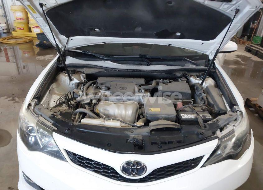 Photo 10 of 2014 Toyota Camry SE (VIN 4T1BF1FKXEU792935)