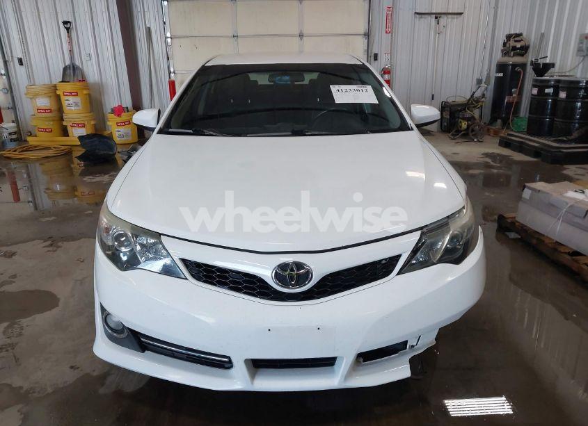 Photo 13 of 2014 Toyota Camry SE (VIN 4T1BF1FKXEU792935)