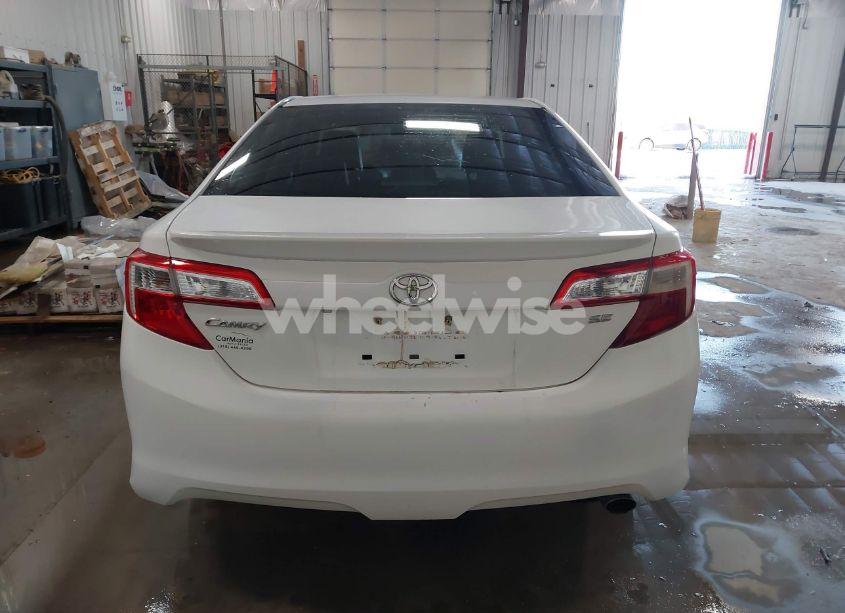 Photo 17 of 2014 Toyota Camry SE (VIN 4T1BF1FKXEU792935)