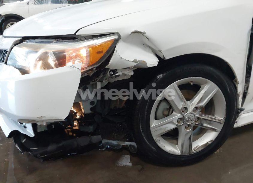 Photo 6 of 2014 Toyota Camry SE (VIN 4T1BF1FKXEU792935)