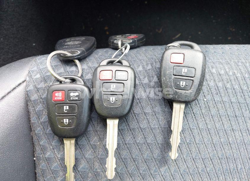 Photo 11 of 2014 Toyota Camry SE (VIN 4T1BF1FKXEU808955)