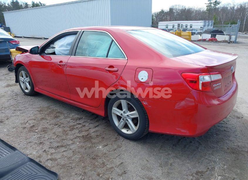 Photo 3 of 2014 Toyota Camry SE (VIN 4T1BF1FKXEU808955)