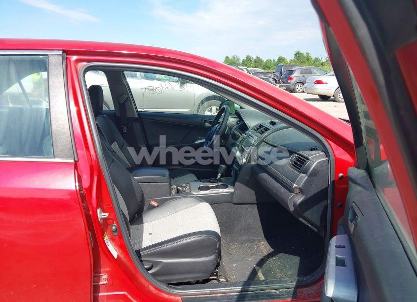 Photo 5 of 2014 Toyota Camry SE (VIN 4T1BF1FKXEU815548)