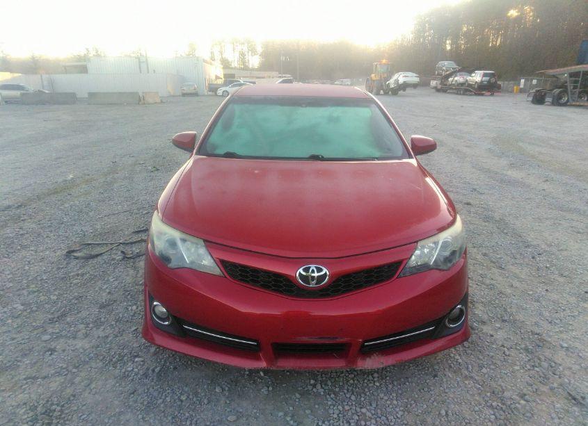 Photo 12 of 2014 Toyota Camry SE (VIN 4T1BF1FKXEU823200)