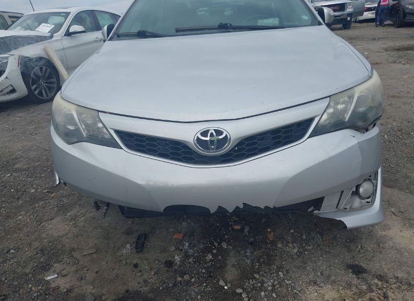Photo 6 of 2014 Toyota Camry SE (VIN 4T1BF1FKXEU823570)