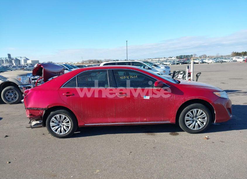 Photo 14 of 2014 Toyota Camry LE (VIN 4T1BF1FKXEU829854)