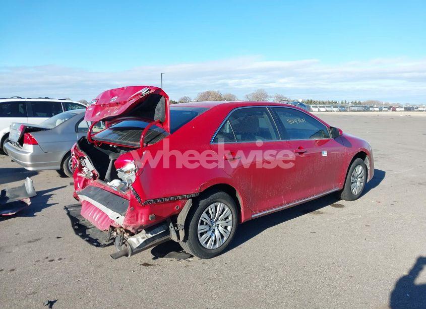 Photo 4 of 2014 Toyota Camry LE (VIN 4T1BF1FKXEU829854)