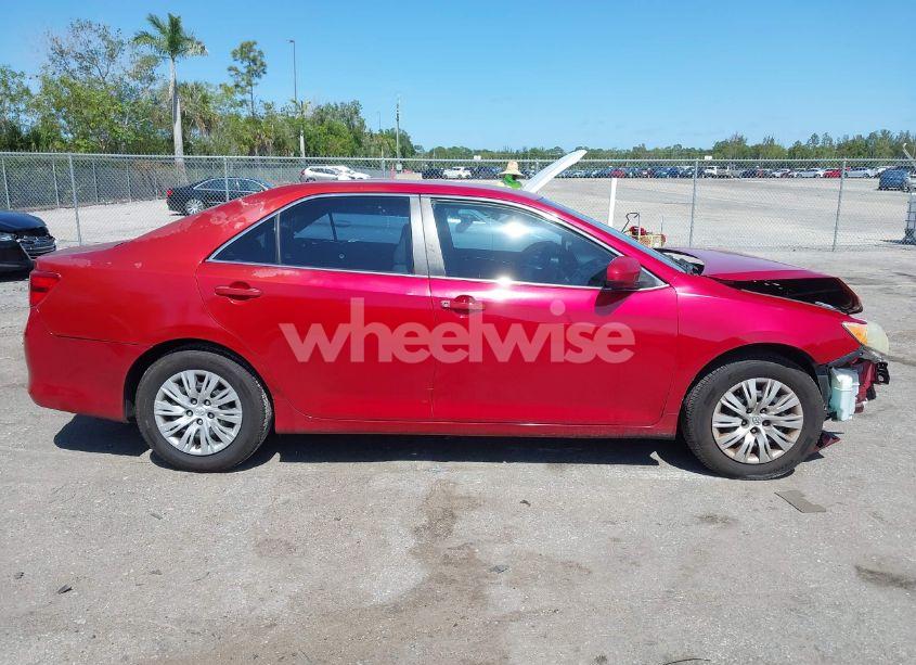 Photo 13 of 2014 Toyota Camry L (VIN 4T1BF1FKXEU834570)