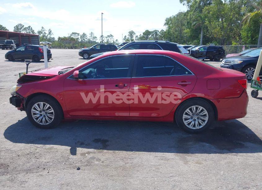 Photo 14 of 2014 Toyota Camry L (VIN 4T1BF1FKXEU834570)