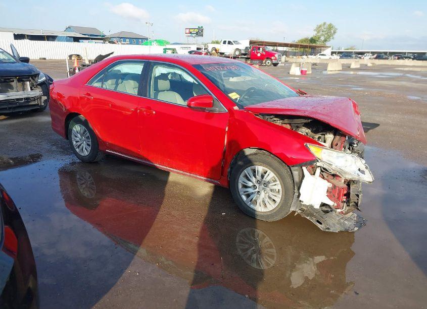 Photo 13 of 2014 Toyota Camry LE (VIN 4T1BF1FKXEU840854)