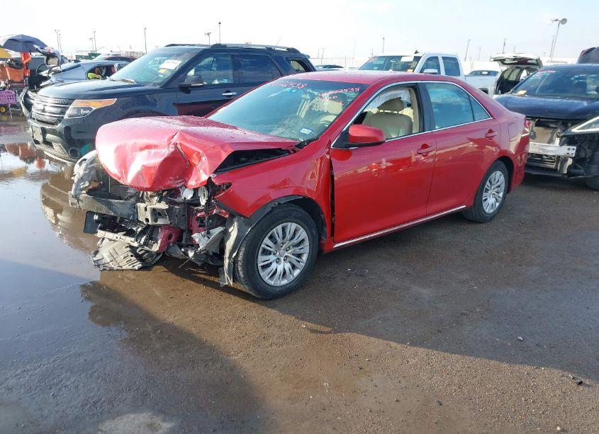 Photo 2 of 2014 Toyota Camry LE (VIN 4T1BF1FKXEU840854)