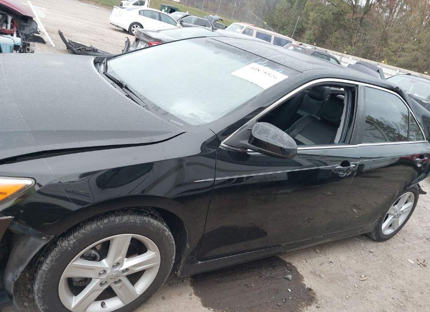 Photo 14 of 2014 Toyota Camry SE (VIN 4T1BF1FKXEU848288)