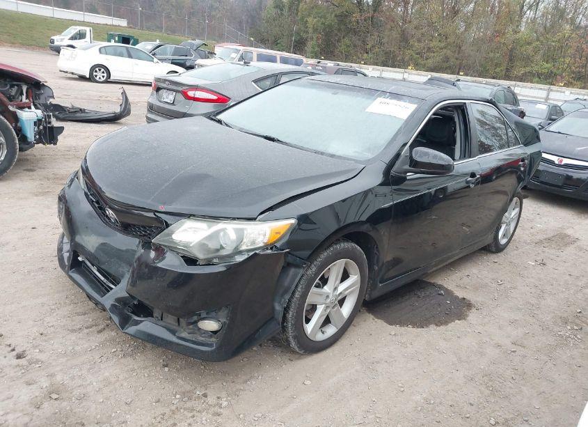 Photo 2 of 2014 Toyota Camry SE (VIN 4T1BF1FKXEU848288)