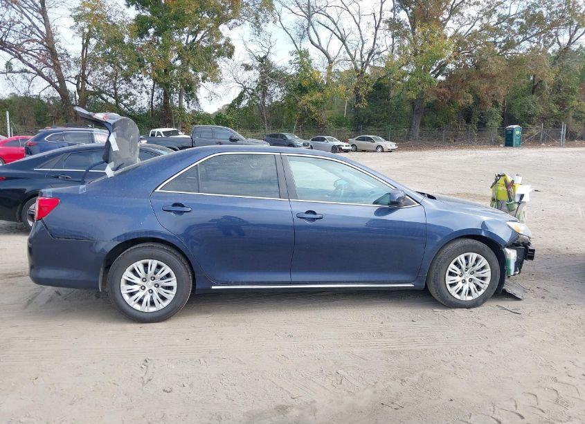 Photo 13 of 2014 Toyota Camry LE (VIN 4T1BF1FKXEU856908)