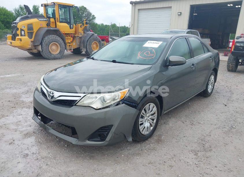 Photo 6 of 2014 Toyota Camry LE (VIN 4T1BF1FKXEU871571)