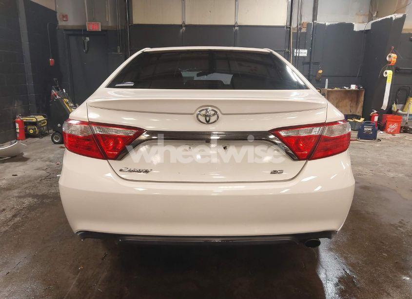 Photo 16 of 2015 Toyota Camry SE (VIN 4T1BF1FKXFU005189)