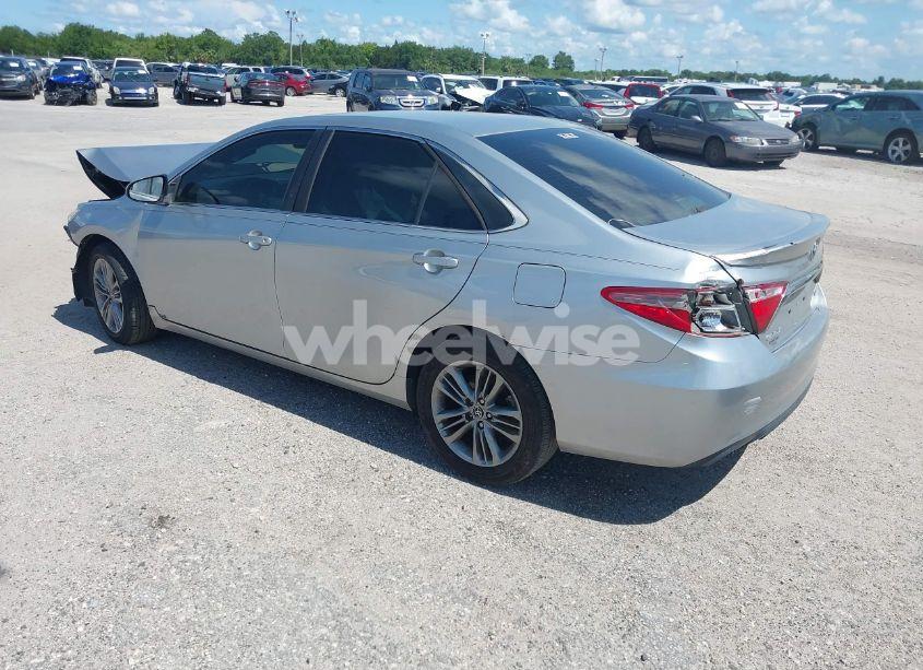 Photo 3 of 2015 Toyota Camry SE (VIN 4T1BF1FKXFU021005)