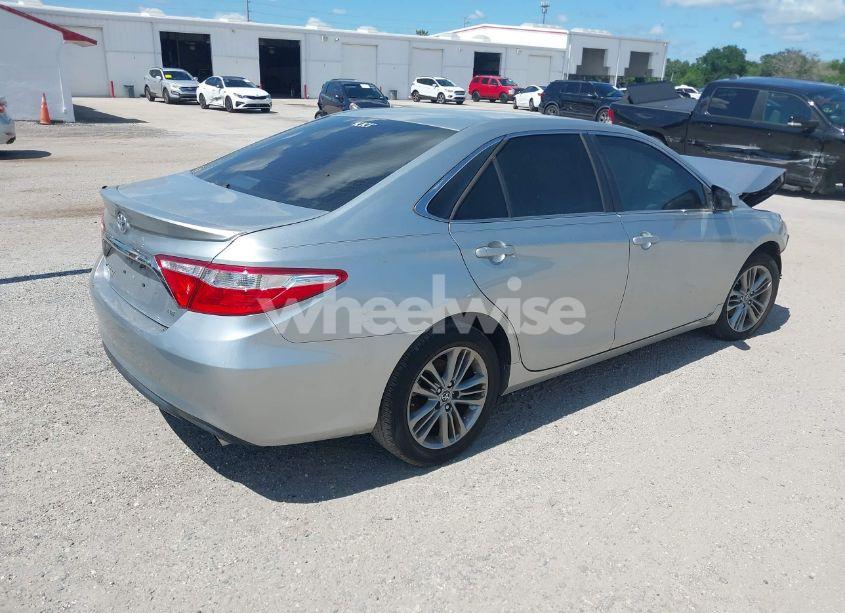 Photo 4 of 2015 Toyota Camry SE (VIN 4T1BF1FKXFU021005)