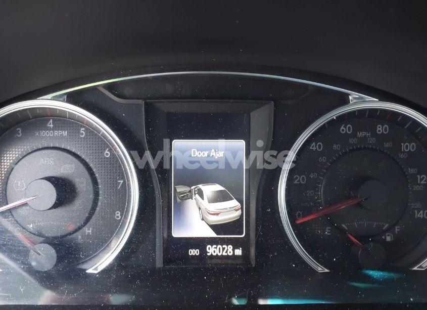 Photo 7 of 2015 Toyota Camry SE (VIN 4T1BF1FKXFU021005)