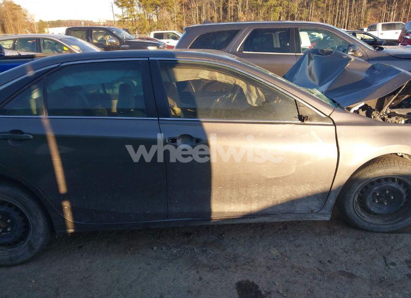 Photo 13 of 2015 Toyota Camry LE (VIN 4T1BF1FKXFU023417)