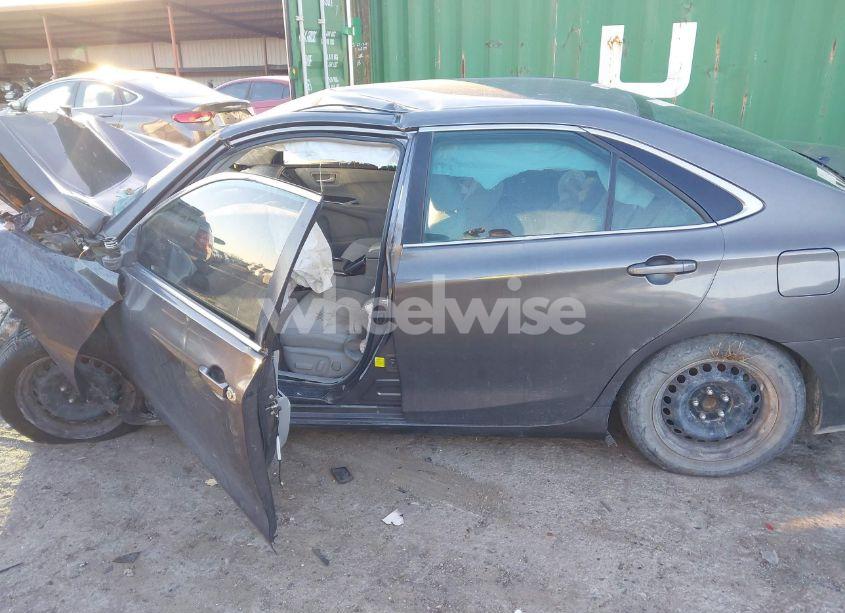 Photo 14 of 2015 Toyota Camry LE (VIN 4T1BF1FKXFU023417)