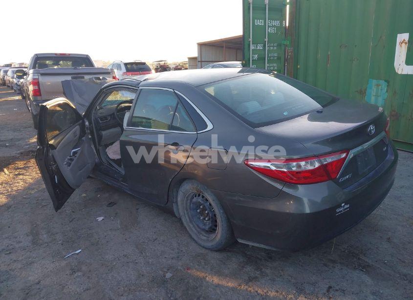 Photo 3 of 2015 Toyota Camry LE (VIN 4T1BF1FKXFU023417)