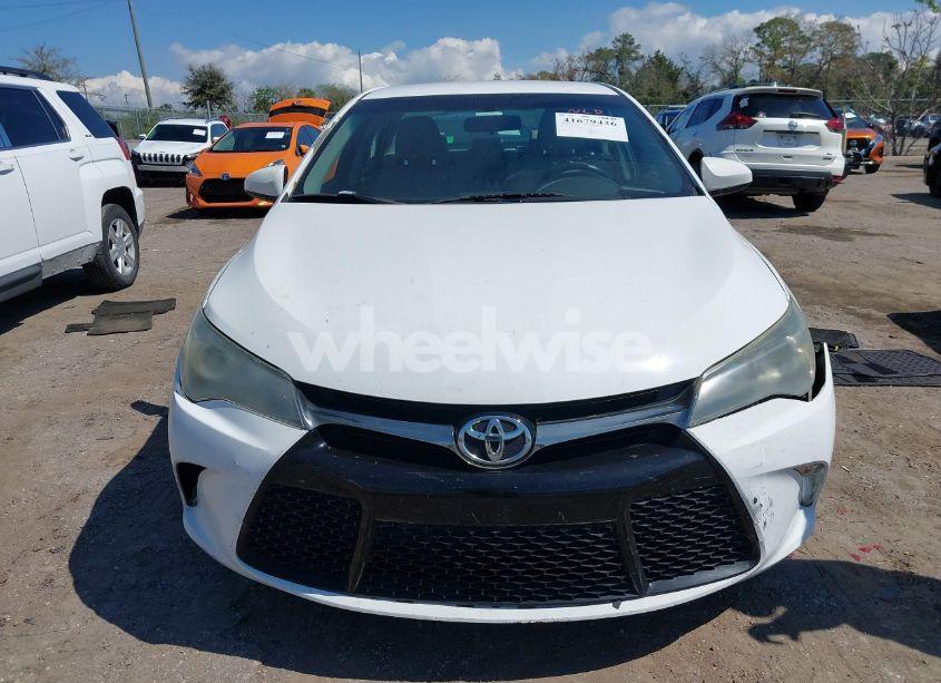 Photo 12 of 2015 Toyota Camry SE (VIN 4T1BF1FKXFU030741)