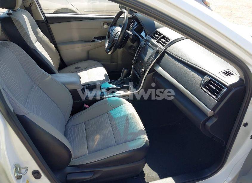 Photo 5 of 2015 Toyota Camry SE (VIN 4T1BF1FKXFU030741)
