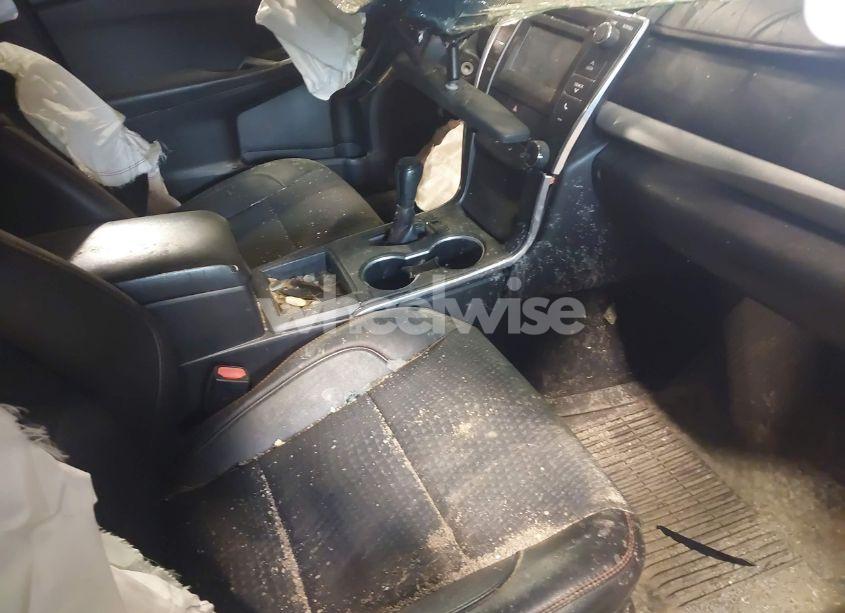 Photo 5 of 2015 Toyota Camry SE (VIN 4T1BF1FKXFU041982)