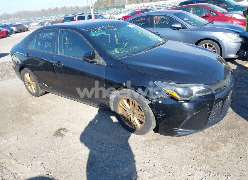 2015 Toyota Camry SE (VIN 4T1BF1FKXFU051380) main photo