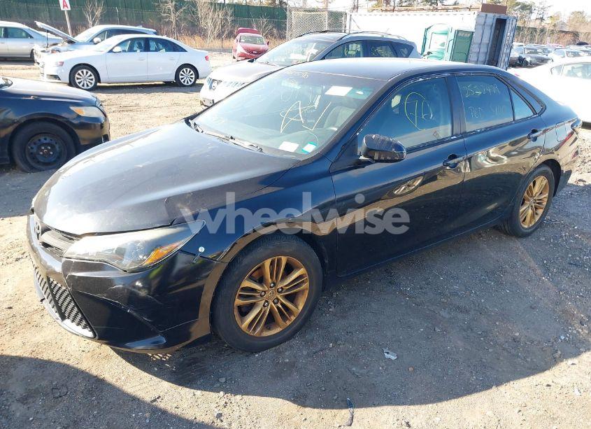 Photo 2 of 2015 Toyota Camry SE (VIN 4T1BF1FKXFU051380)