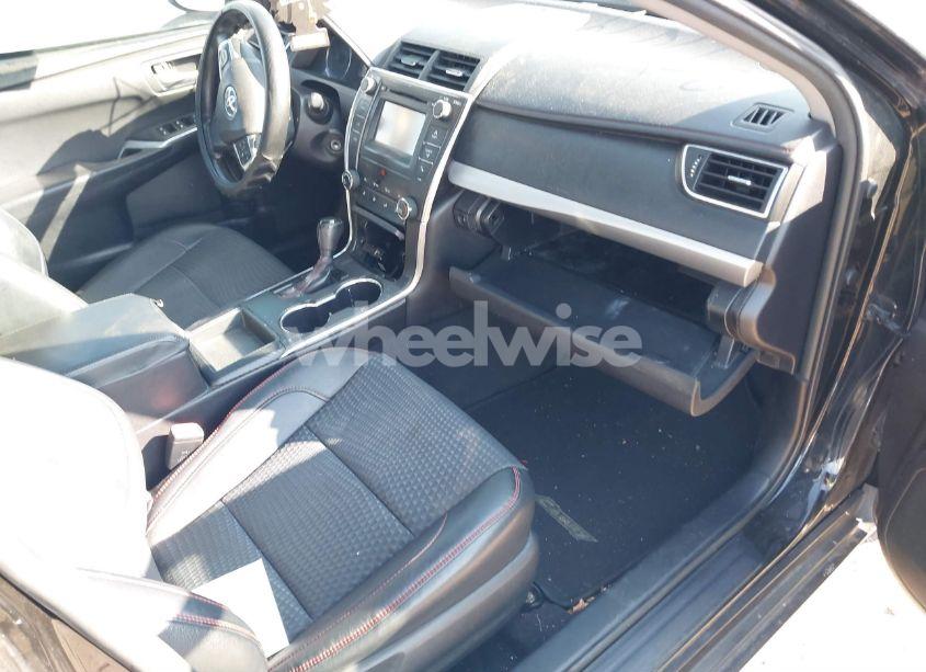 Photo 5 of 2015 Toyota Camry SE (VIN 4T1BF1FKXFU051380)