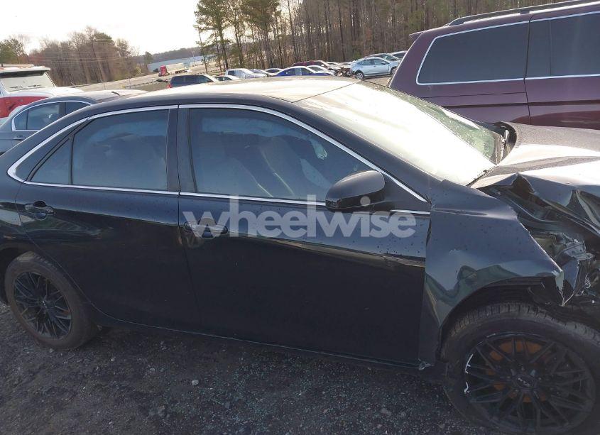 Photo 13 of 2015 Toyota Camry SE (VIN 4T1BF1FKXFU053128)