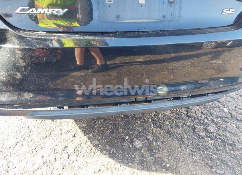 Photo 17 of 2015 Toyota Camry SE (VIN 4T1BF1FKXFU053128)