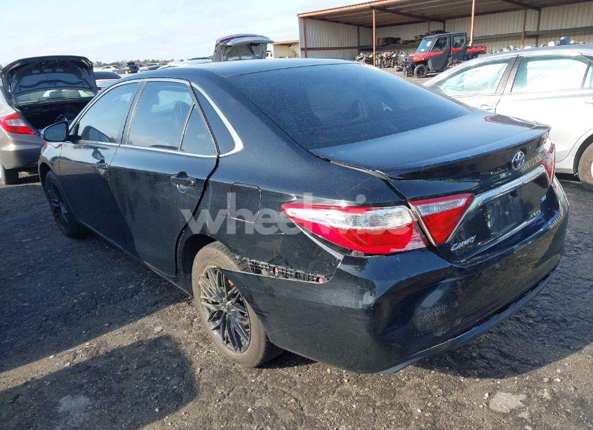 Photo 3 of 2015 Toyota Camry SE (VIN 4T1BF1FKXFU053128)