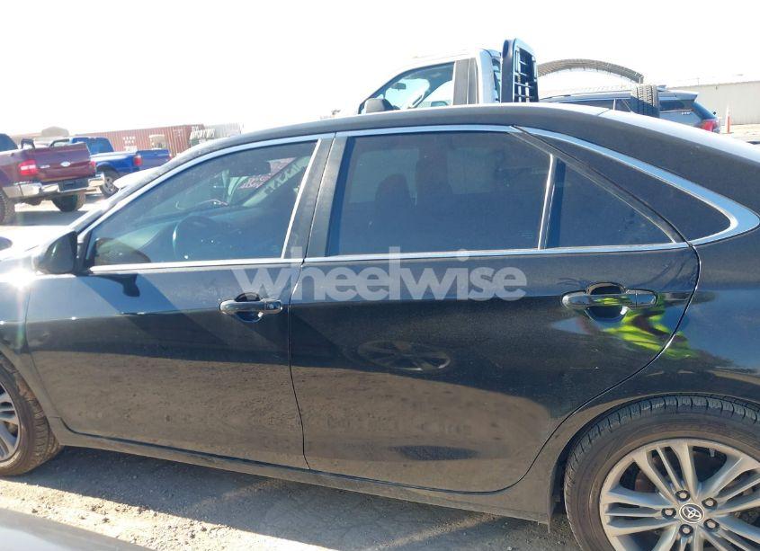 Photo 15 of 2015 Toyota Camry SE (VIN 4T1BF1FKXFU061990)