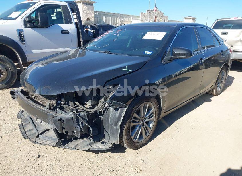 Photo 2 of 2015 Toyota Camry SE (VIN 4T1BF1FKXFU061990)