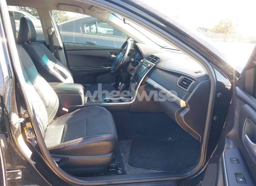 Photo 5 of 2015 Toyota Camry SE (VIN 4T1BF1FKXFU061990)