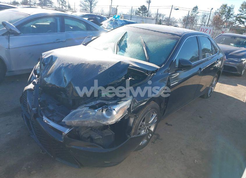 Photo 2 of 2015 Toyota Camry SE (VIN 4T1BF1FKXFU074707)