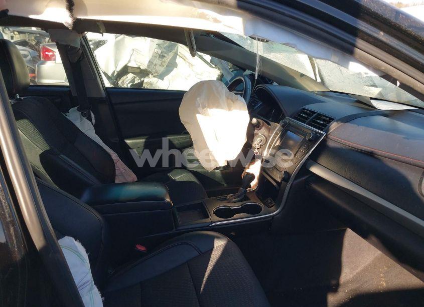 Photo 5 of 2015 Toyota Camry SE (VIN 4T1BF1FKXFU074707)