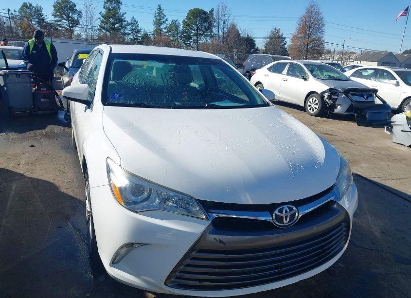 Photo 12 of 2015 Toyota Camry LE (VIN 4T1BF1FKXFU097789)