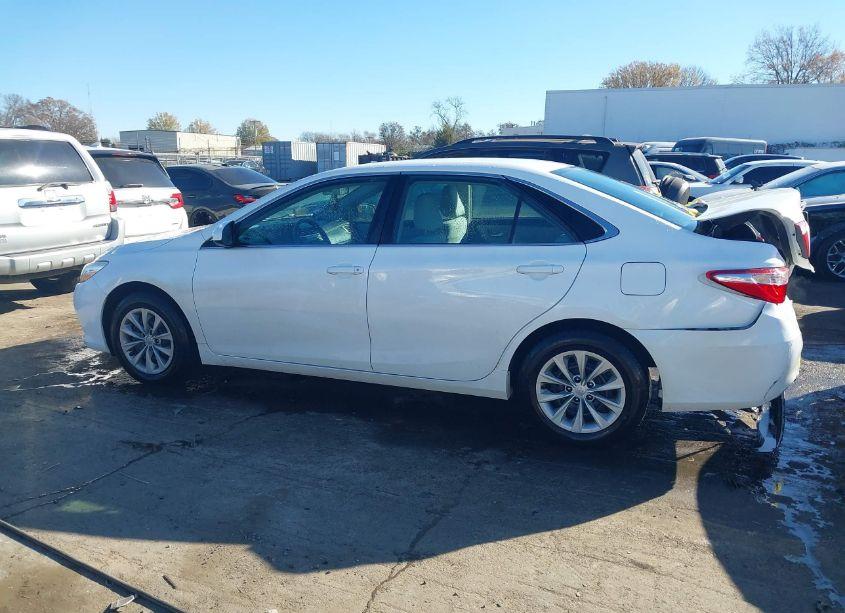 Photo 14 of 2015 Toyota Camry LE (VIN 4T1BF1FKXFU097789)