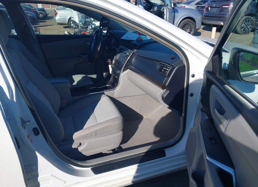 Photo 5 of 2015 Toyota Camry LE (VIN 4T1BF1FKXFU097789)